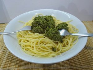 Spagetti és pesto