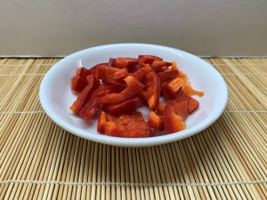 Kaliforniai paprika csíkokra vágva